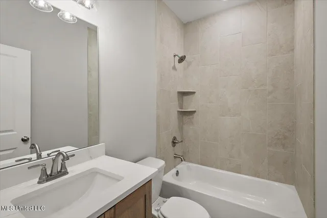 $355,900 | 828 Quitman Court West, Nesbit, MS 38651