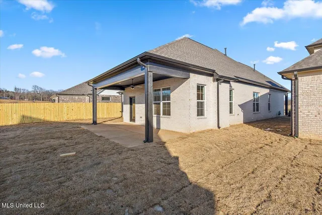 $355,900 | 828 Quitman Court West, Nesbit, MS 38651