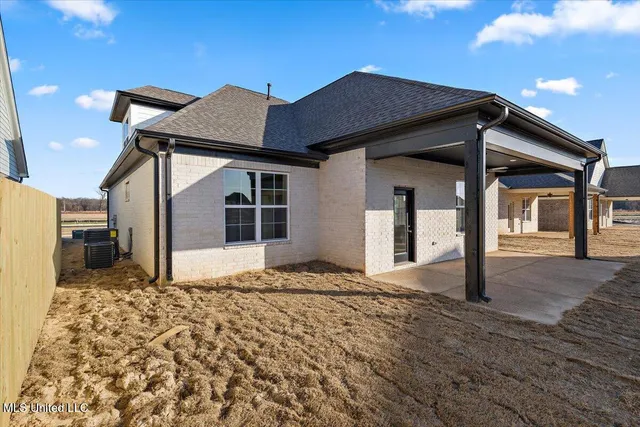 $355,900 | 828 Quitman Court West, Nesbit, MS 38651