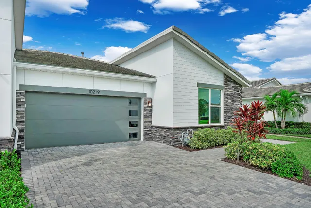 $2,850 | 10219 Southwest Corvus Lane, Port St. Lucie, FL 34987