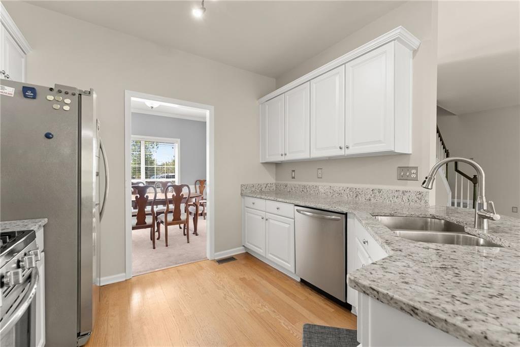 3656 Castle View Court Suwanee, GA 30024 - Photo 14 of 55