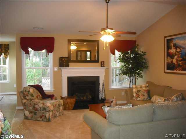 2159 Kennington Park Road, Unit 3 Aylett, VA 23009 - Photo 2 of 7 Living Room