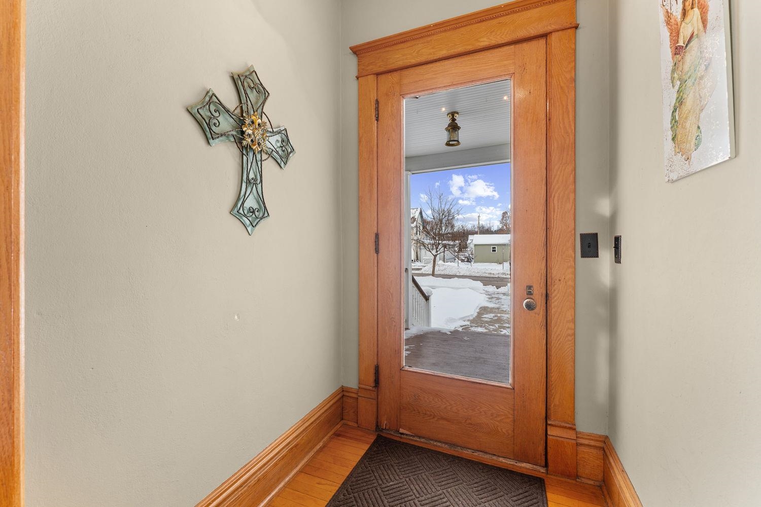 405 2nd Baraboo, WI 53913 - Photo 4 of 66