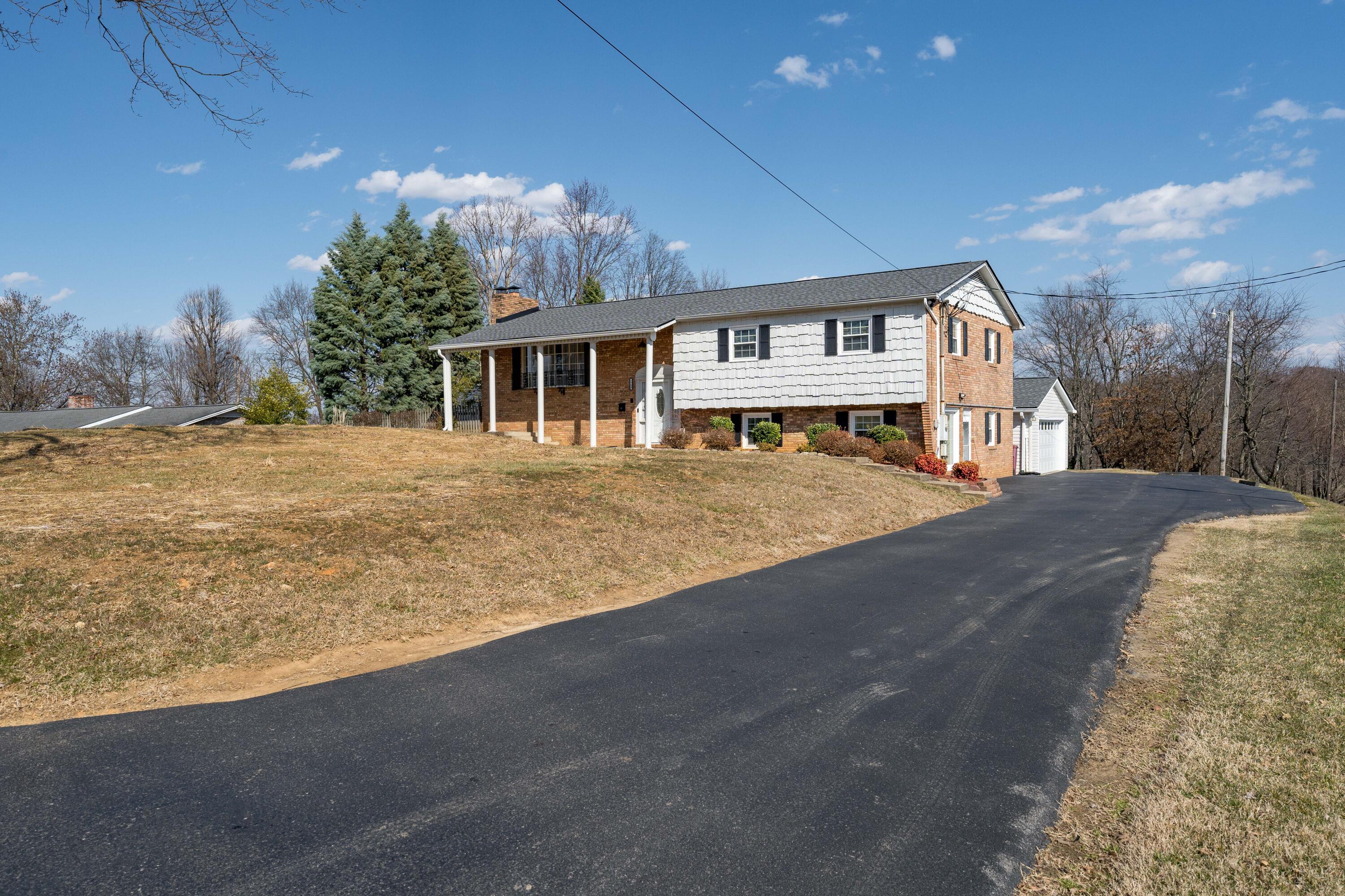1700 Sundale Road (23 of 77)