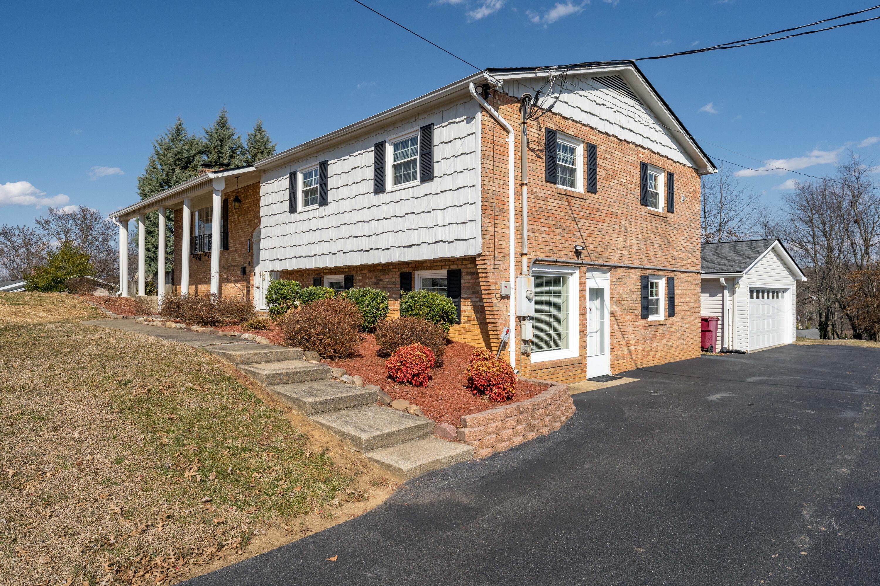 1700 Sundale Road (30 of 77)