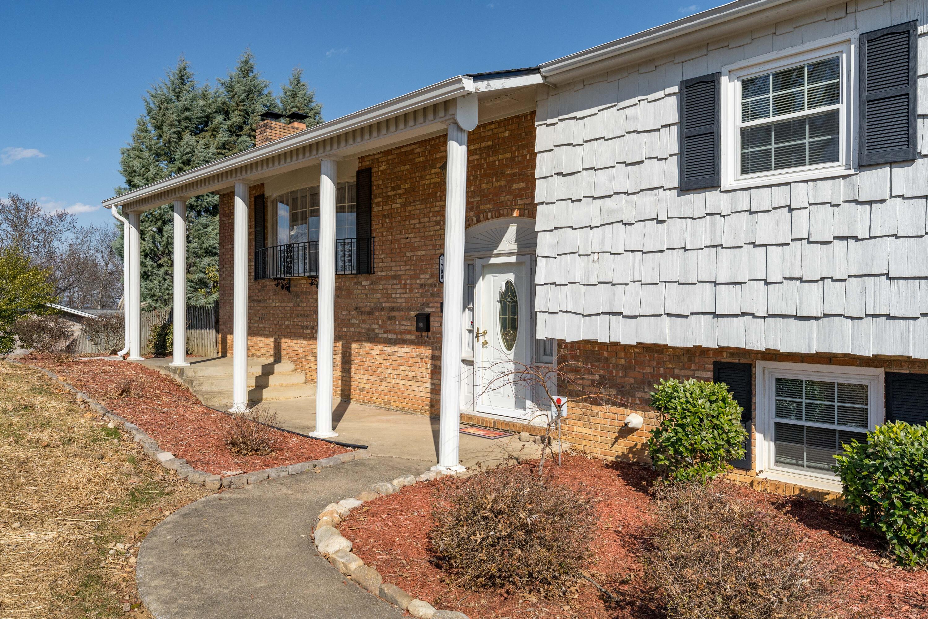 1700 Sundale Road (29 of 77)