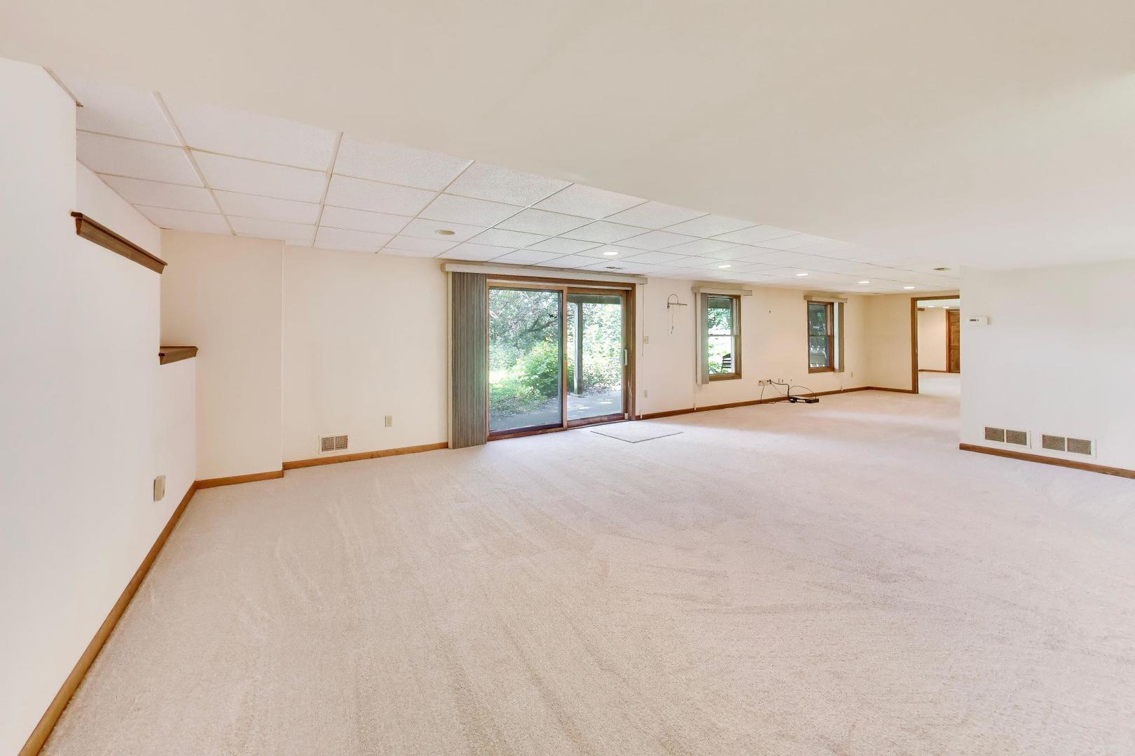 2899 Nish Road Crystal Lake, IL 60012 - Photo 23 of 32 Gallery Image 23