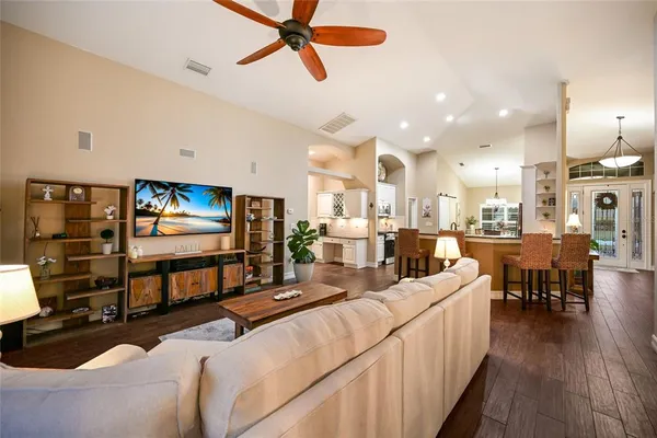 $875,000 | 12012 Longview Lake Circle, Bradenton, FL 34211