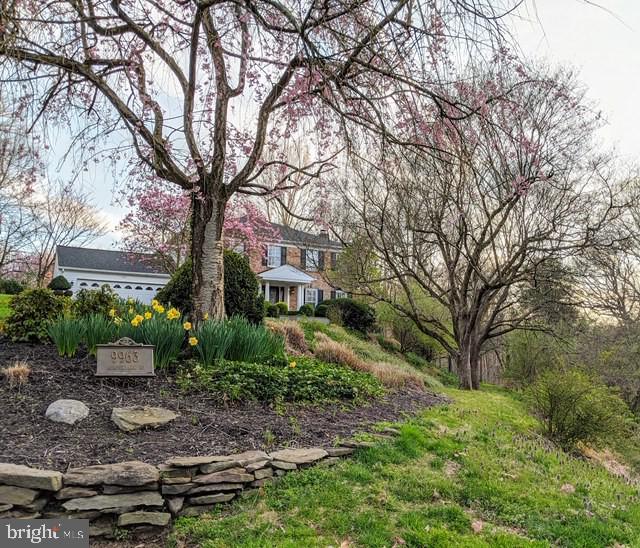 9963 Meadowlark Road Vienna, VA 22182 - Photo 2 of 39 Sitting on a Knoll