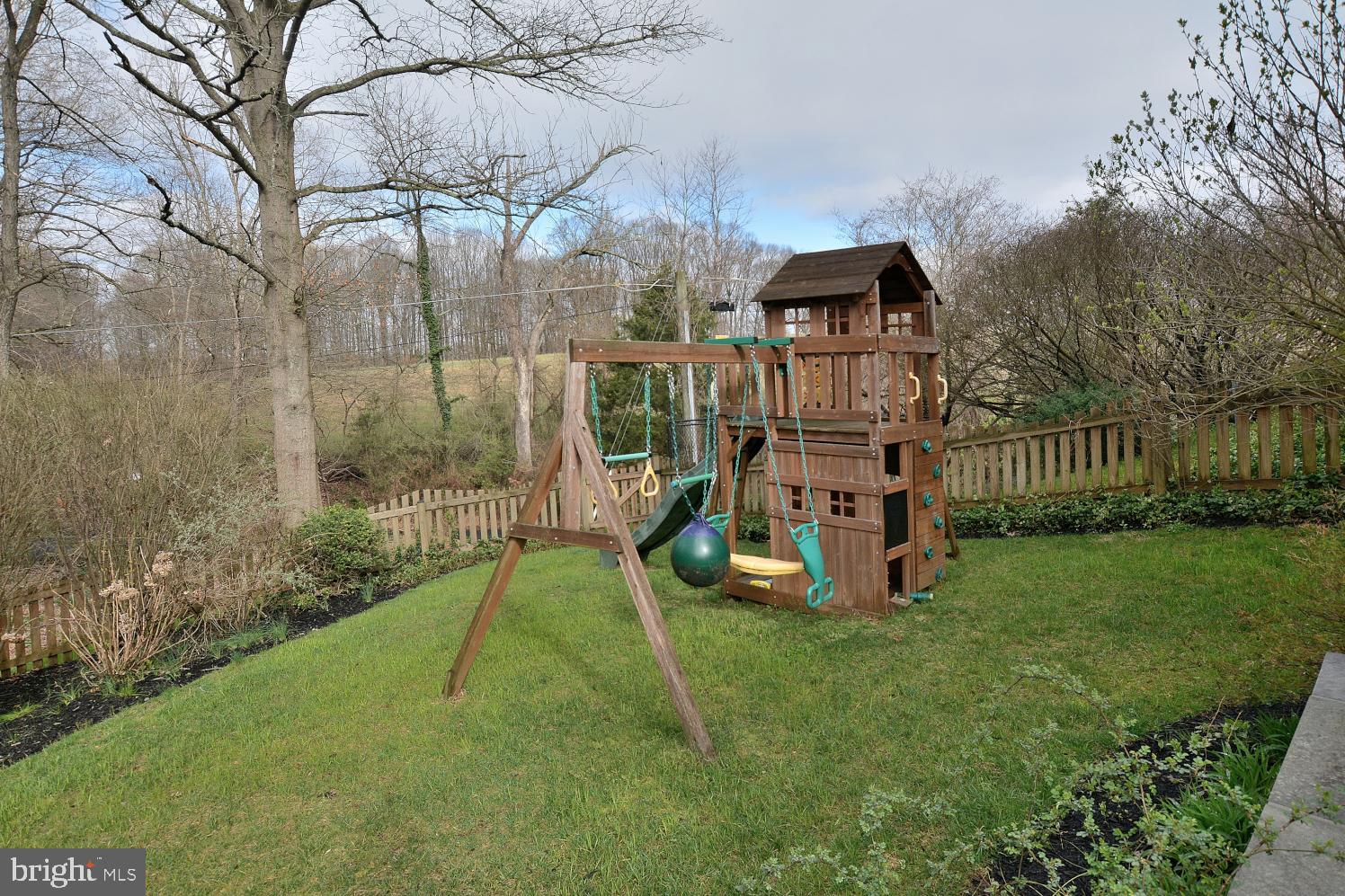 9963 Meadowlark Road Vienna, VA 22182 - Photo 16 of 39 Play Time