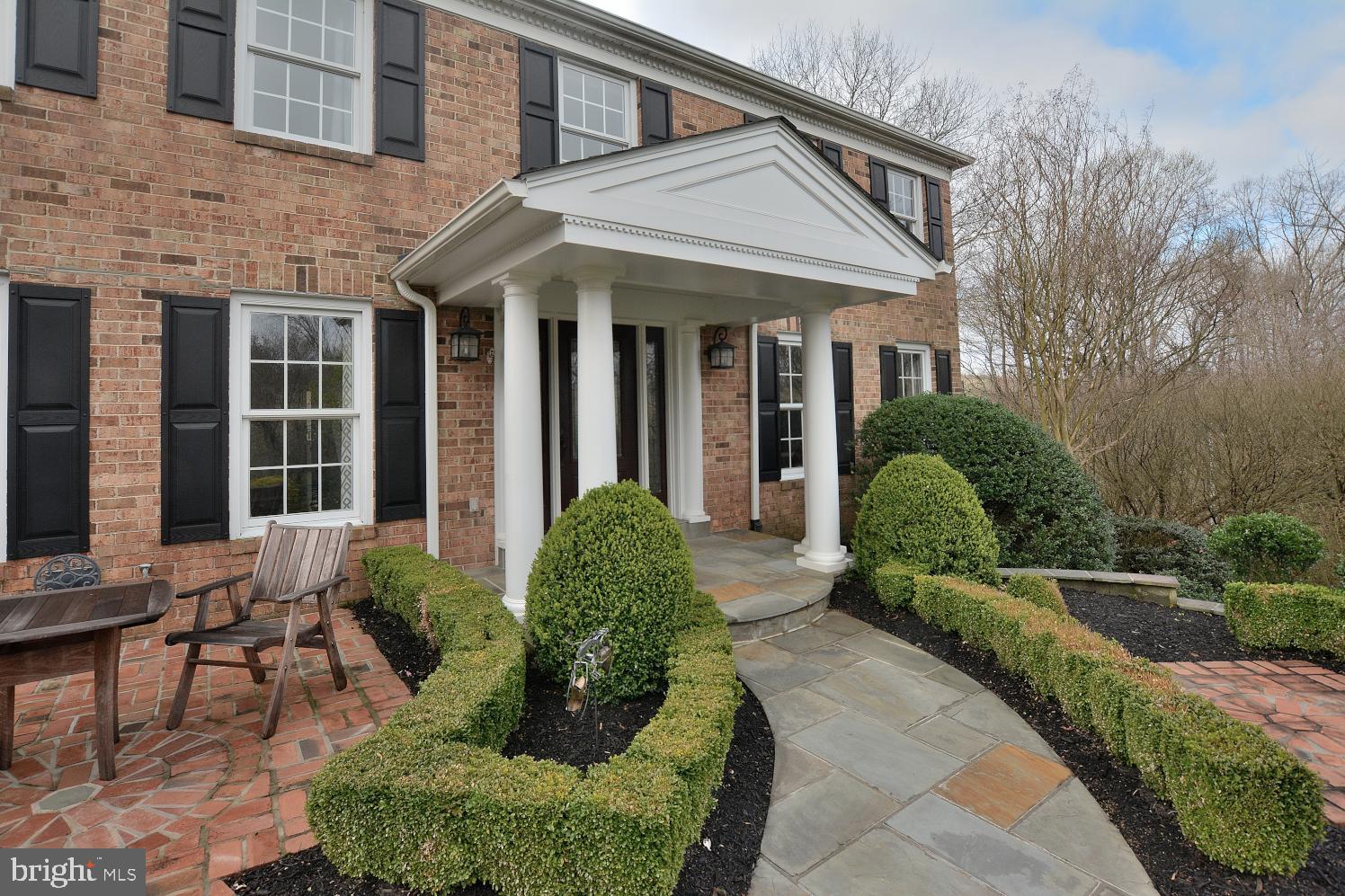 9963 Meadowlark Road Vienna, VA 22182 - Photo 3 of 39 Welcoming Walkway