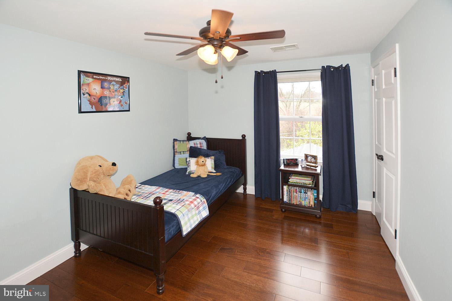 9963 Meadowlark Road Vienna, VA 22182 - Photo 26 of 39 Bedroom #3 Upper Level