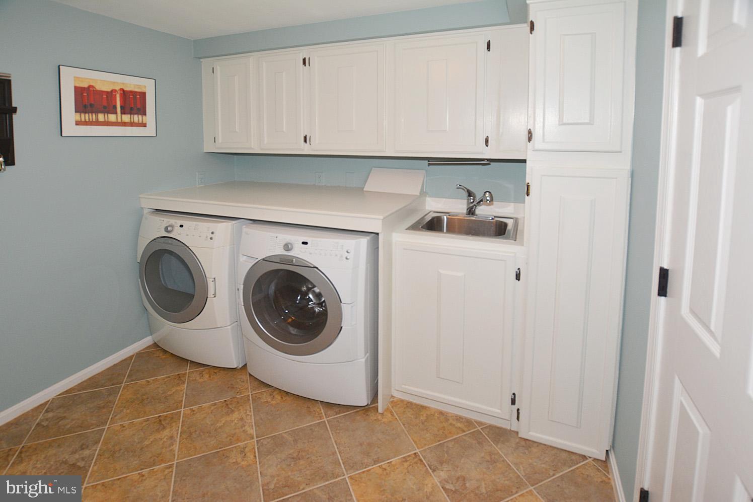 9963 Meadowlark Road Vienna, VA 22182 - Photo 29 of 39 Main Level Laundry
