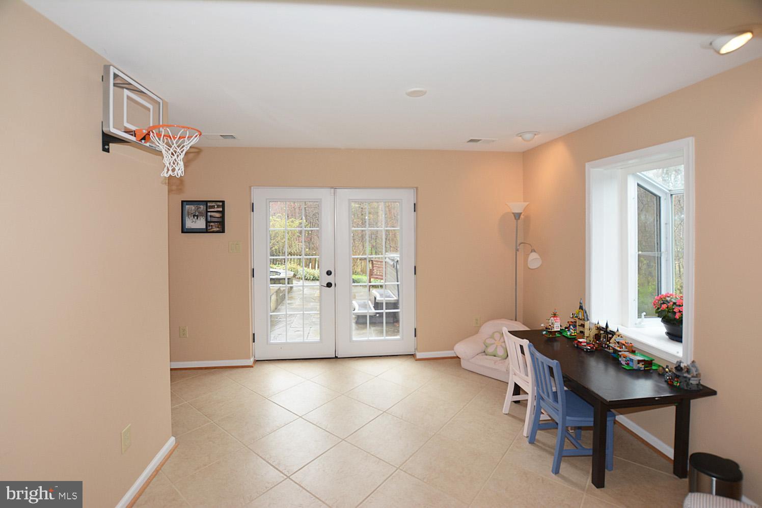 9963 Meadowlark Road Vienna, VA 22182 - Photo 33 of 39 Access to Patio