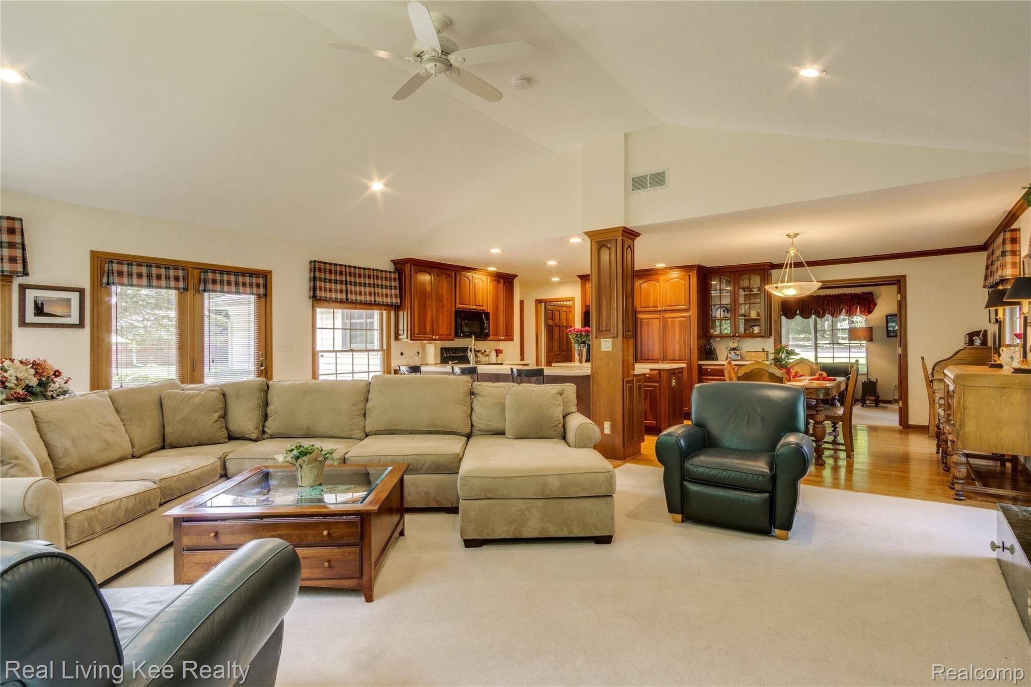 354 Texas Avenue Rochester, MI 48309 - Photo 36 of 62 Interiors (20 of 37).jpg