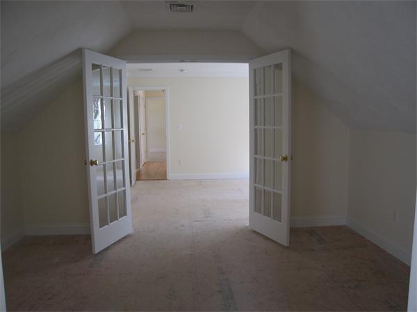 11 Barstow Road Walpole, MA 02081 - Photo 12 of 17 Gallery Image 12