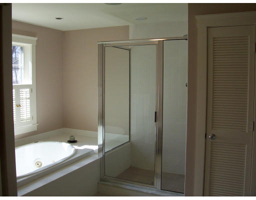 6 Leslie Road Winchester, MA 01890 - Photo 13 of 28