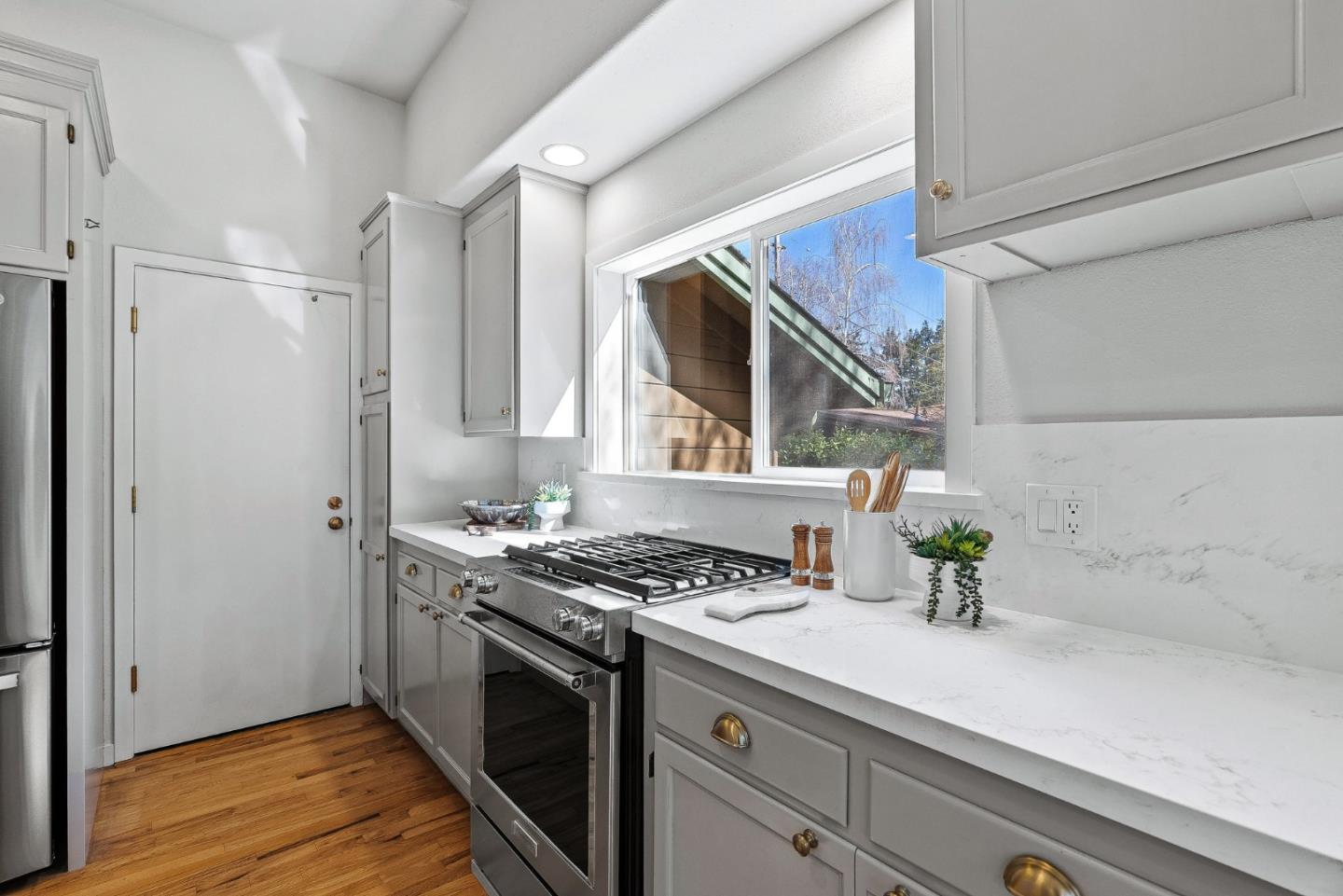 246 Meadow Road Santa Cruz, CA 95060 - Photo 12 of 55 Gallery Image 12