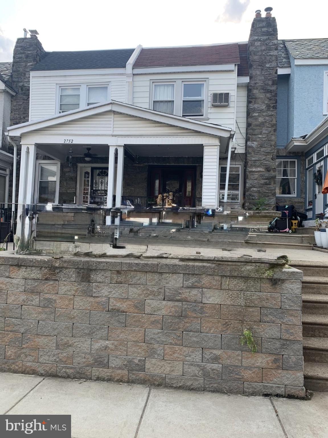 a view of a building with outdoor space