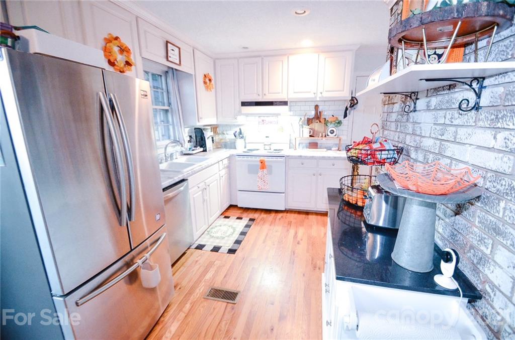 230 Golf Course Road Maiden, NC 28650 - Photo 7 of 13 Gallery Image 7