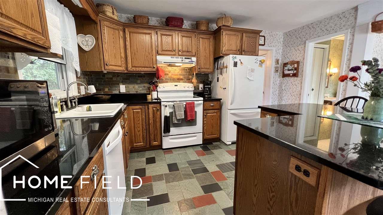 1650 South Smith Road Owosso, MI 48867 - Photo 8 of 58 50082105-7.JPG