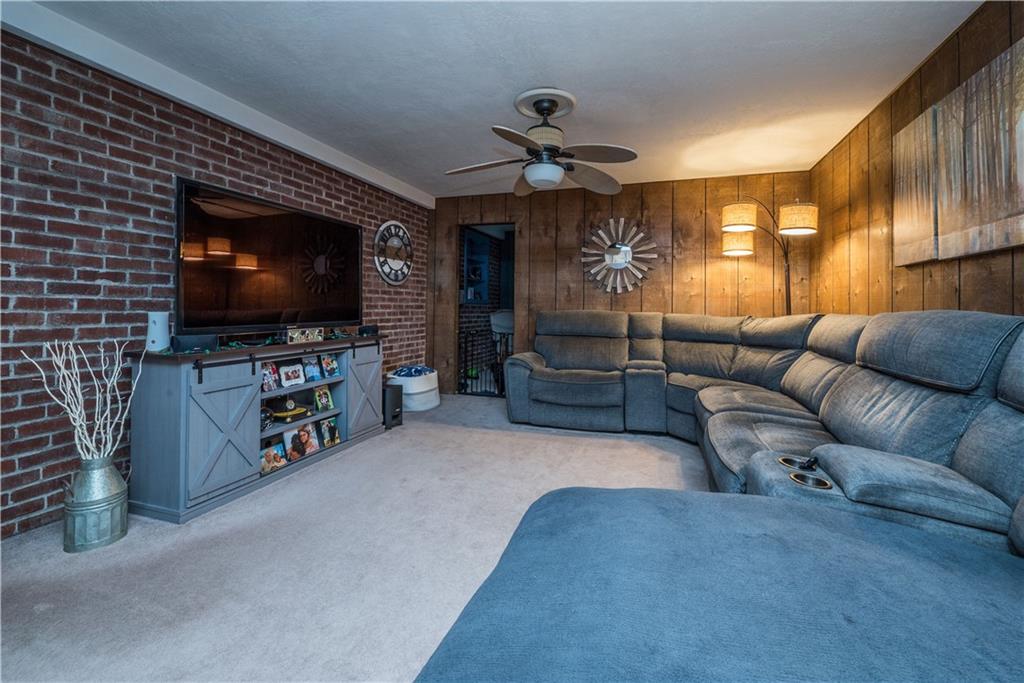 4134 Highgrove Road Pittsburgh, PA 15234 - Photo 15 of 34 Gallery Image 15