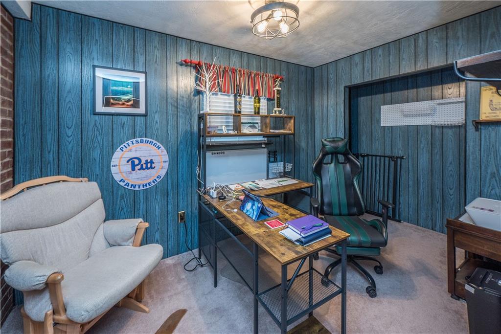 4134 Highgrove Road Pittsburgh, PA 15234 - Photo 16 of 34 Gallery Image 16