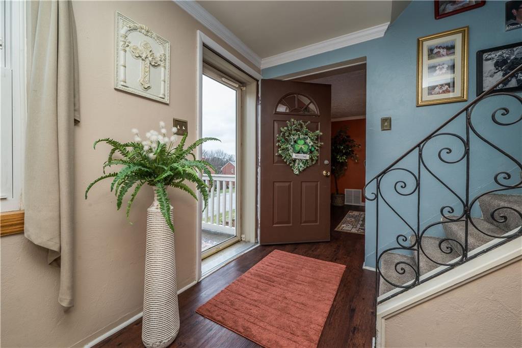 4134 Highgrove Road Pittsburgh, PA 15234 - Photo 4 of 34 Gallery Image 4