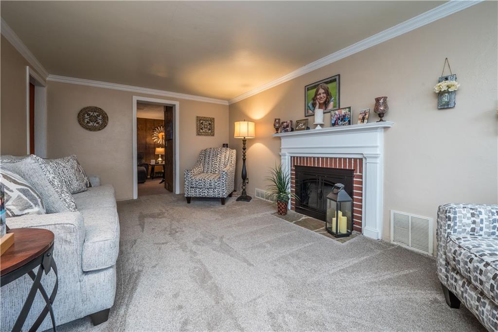 4134 Highgrove Road Pittsburgh, PA 15234 - Photo 5 of 34 Gallery Image 5