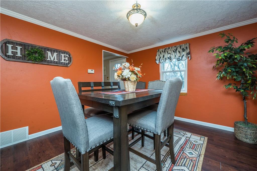 4134 Highgrove Road Pittsburgh, PA 15234 - Photo 9 of 34 Gallery Image 9