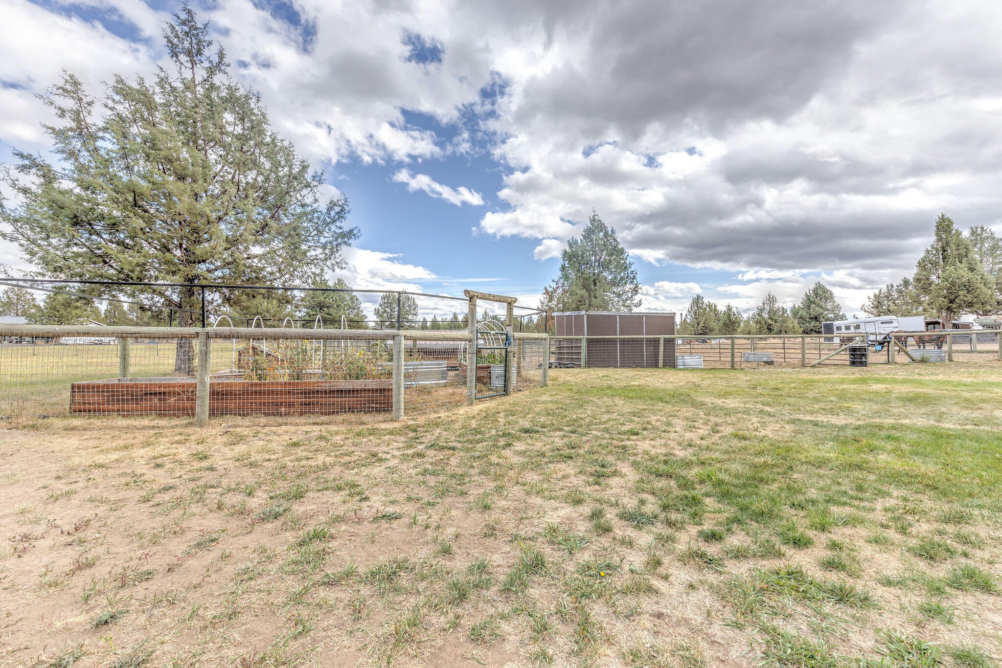61070 Gosney Road Bend, OR 97702 - Photo 33 of 43 090A5127_28_29_30_31