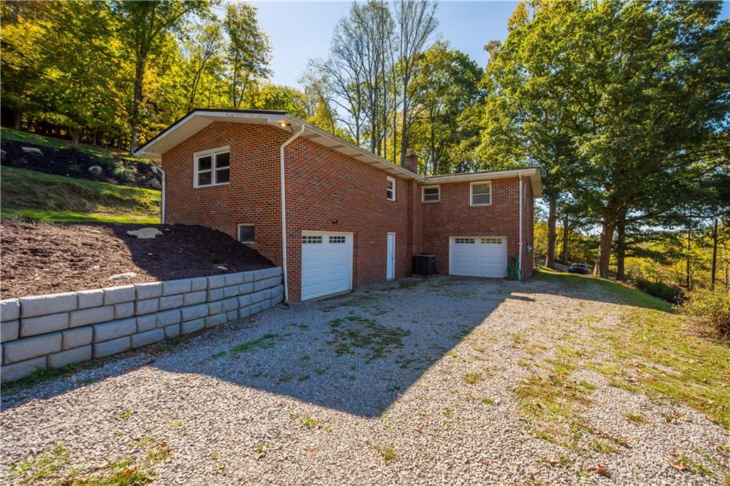 270 Clarke Road Claysville, PA 15323 - Photo 5 of 50 Gallery Image 5