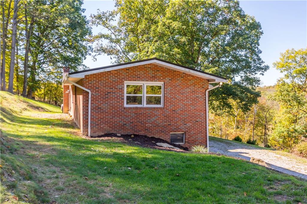 270 Clarke Road Claysville, PA 15323 - Photo 6 of 50 Gallery Image 6