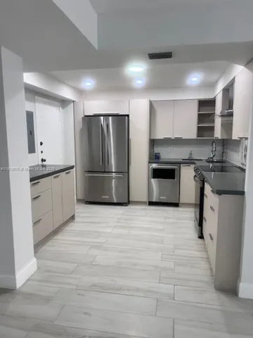 $2,700 | 250 174th Street, Unit 1211, Sunny Isles Beach, FL 33160