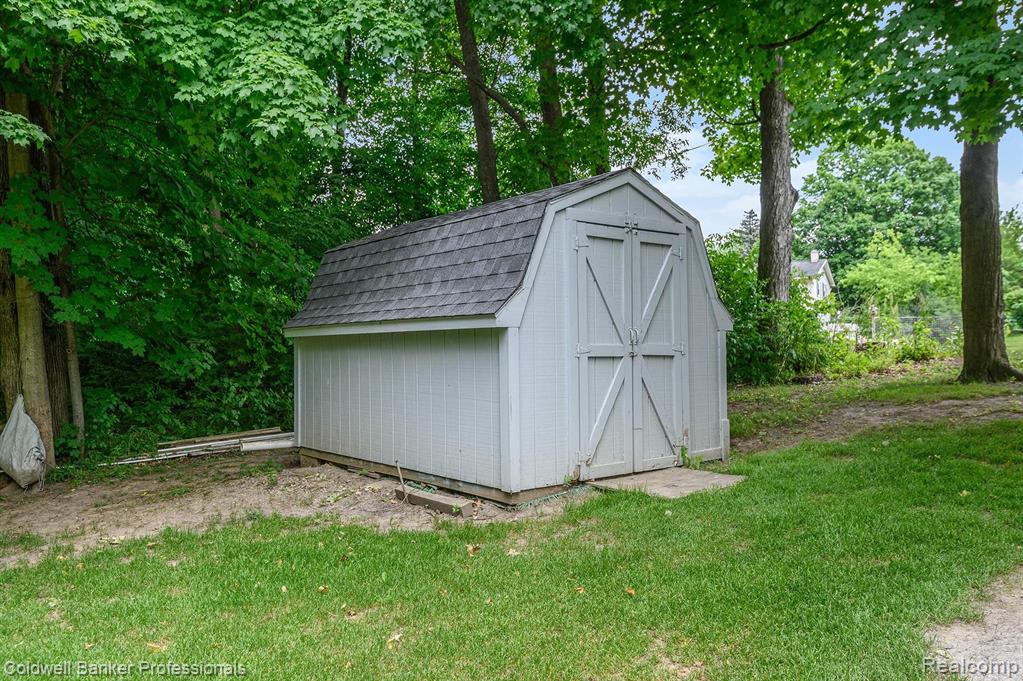 6522 East River Road Flushing, MI 48433 - Photo 8 of 29