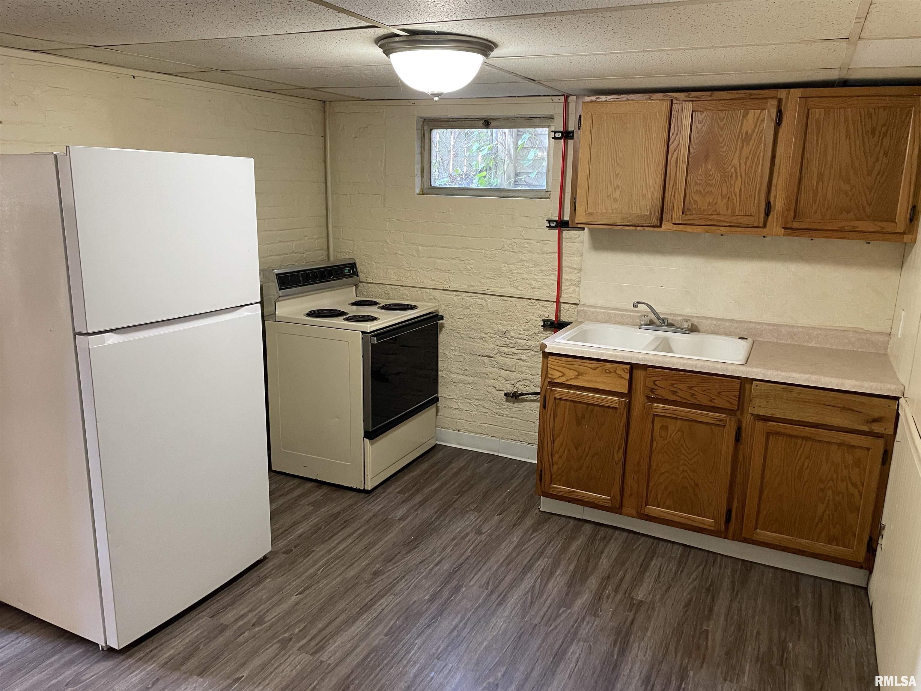 325 South 4th Street, Unit 4 Pekin, IL 61554 - Photo 3 of 10