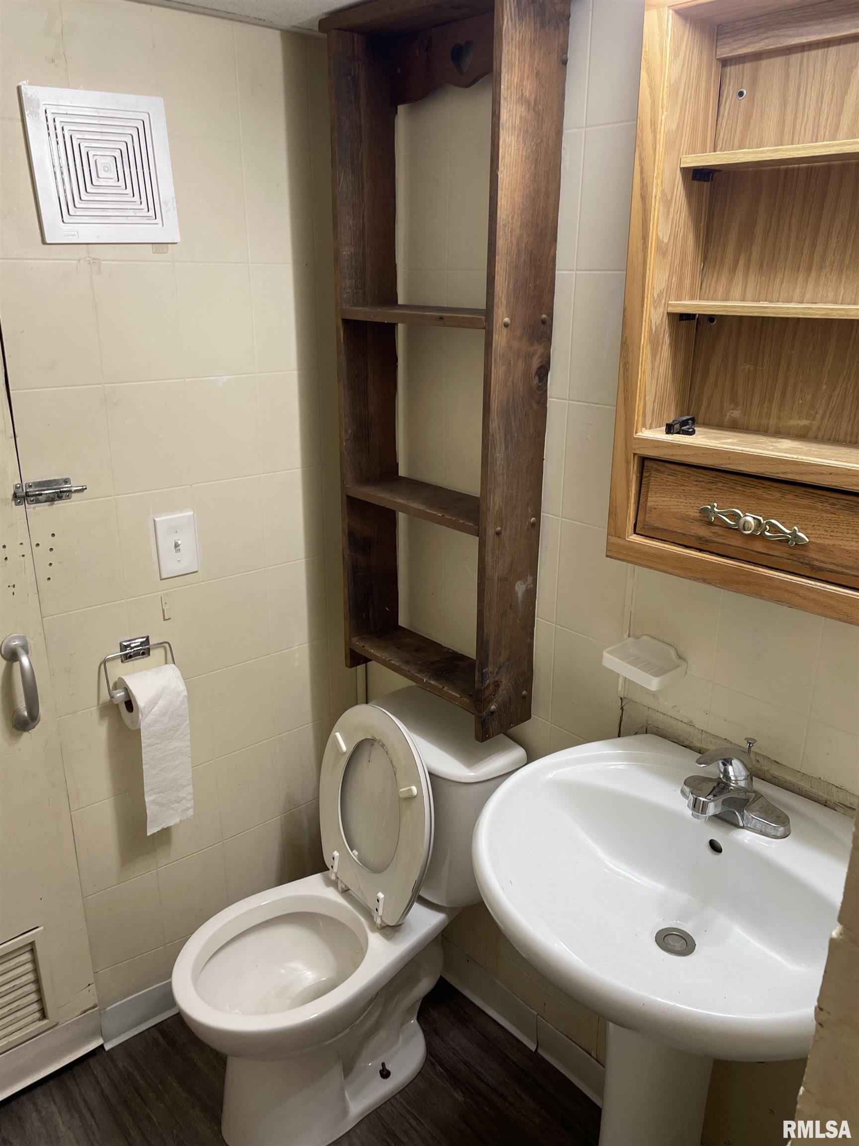 325 South 4th Street, Unit 4 Pekin, IL 61554 - Photo 4 of 10