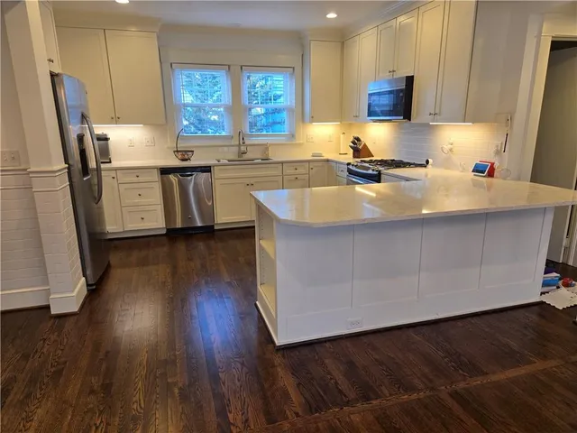 $825,000 | 5530 Oak Street, Kansas City, MO 64113