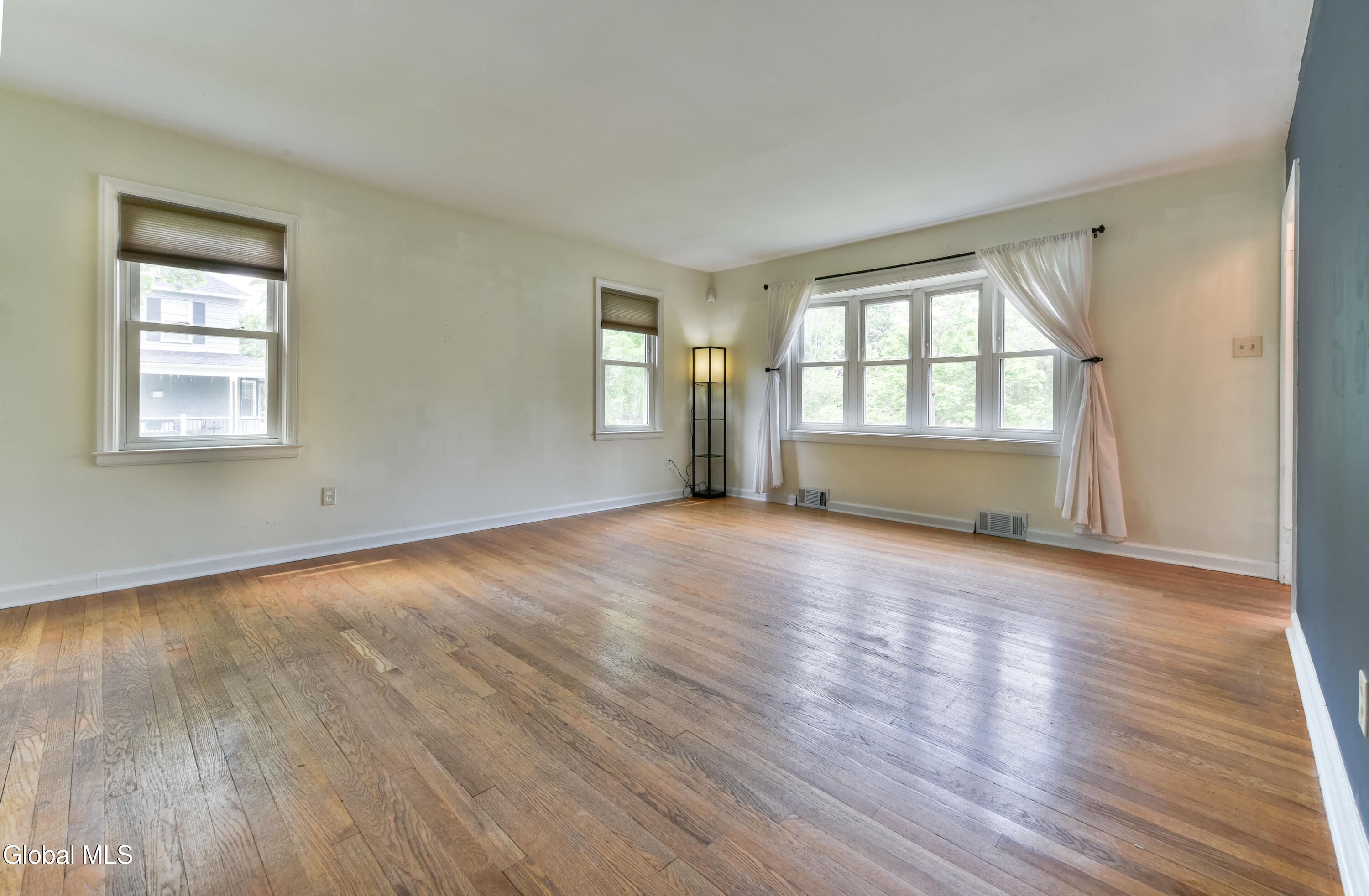 1702 Lenox Road Schenectady, NY 12308 - Photo 10 of 64 10