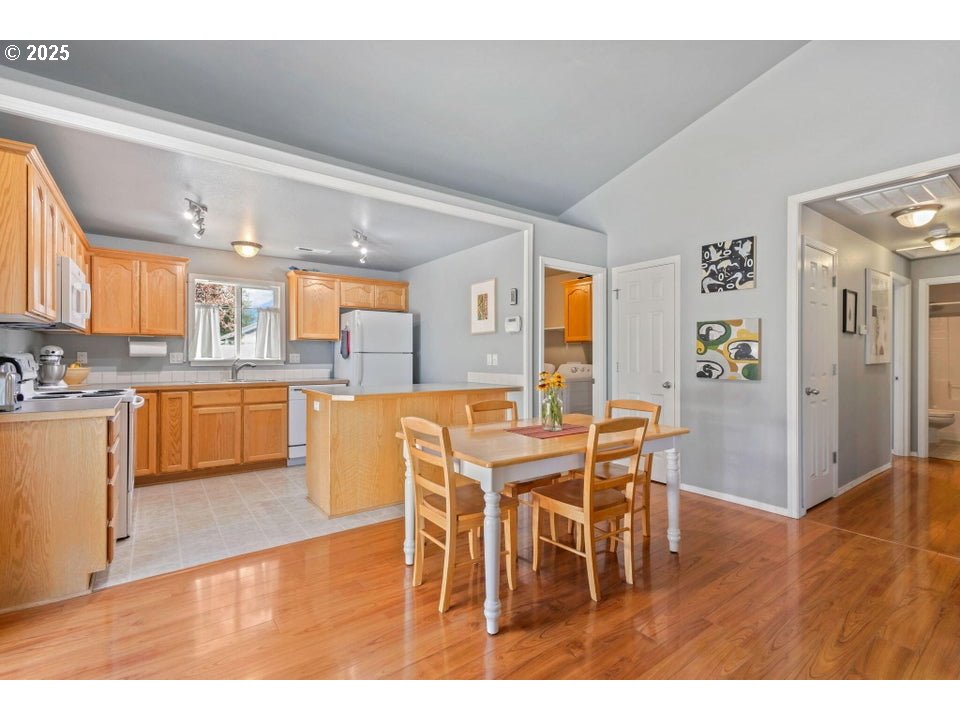 16685 William Foss Road La Pine, OR 97739 - Photo 7 of 31