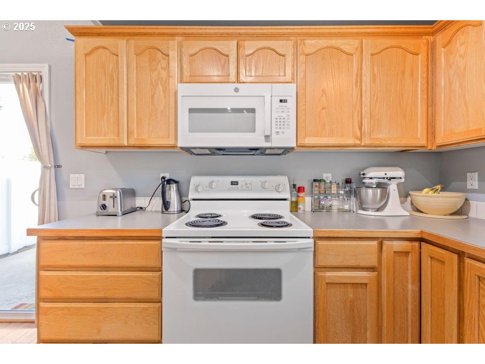 16685 William Foss Road La Pine, OR 97739 - Photo 9 of 31