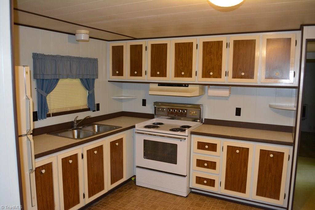 1189 CC Camp Road Elkin, NC 28621 - Photo 3 of 25 Gallery Image 3