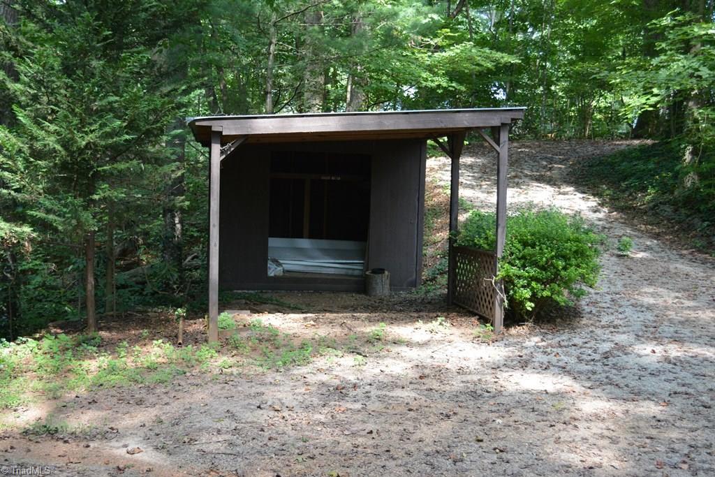 1189 CC Camp Road Elkin, NC 28621 - Photo 4 of 25 Gallery Image 4