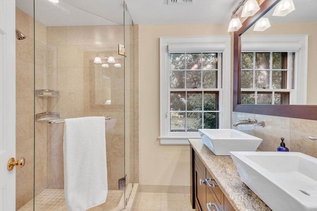197 Farmington Road Longmeadow, MA 01106 - Photo 26 of 42 Gallery Image 26