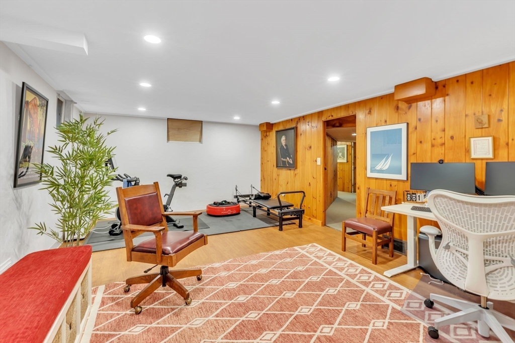 197 Farmington Road Longmeadow, MA 01106 - Photo 32 of 42 Gallery Image 32