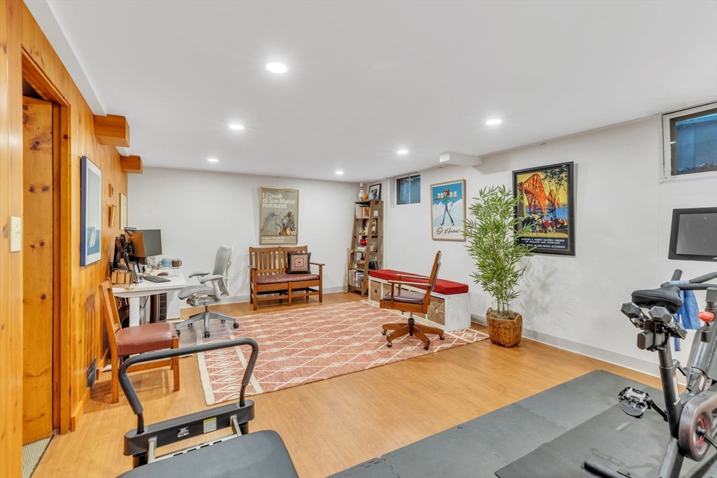 197 Farmington Road Longmeadow, MA 01106 - Photo 33 of 42 Gallery Image 33