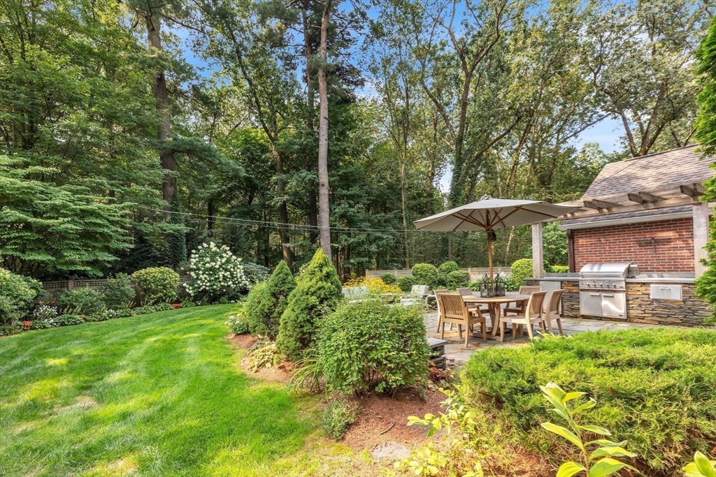 197 Farmington Road Longmeadow, MA 01106 - Photo 38 of 42 Gallery Image 38