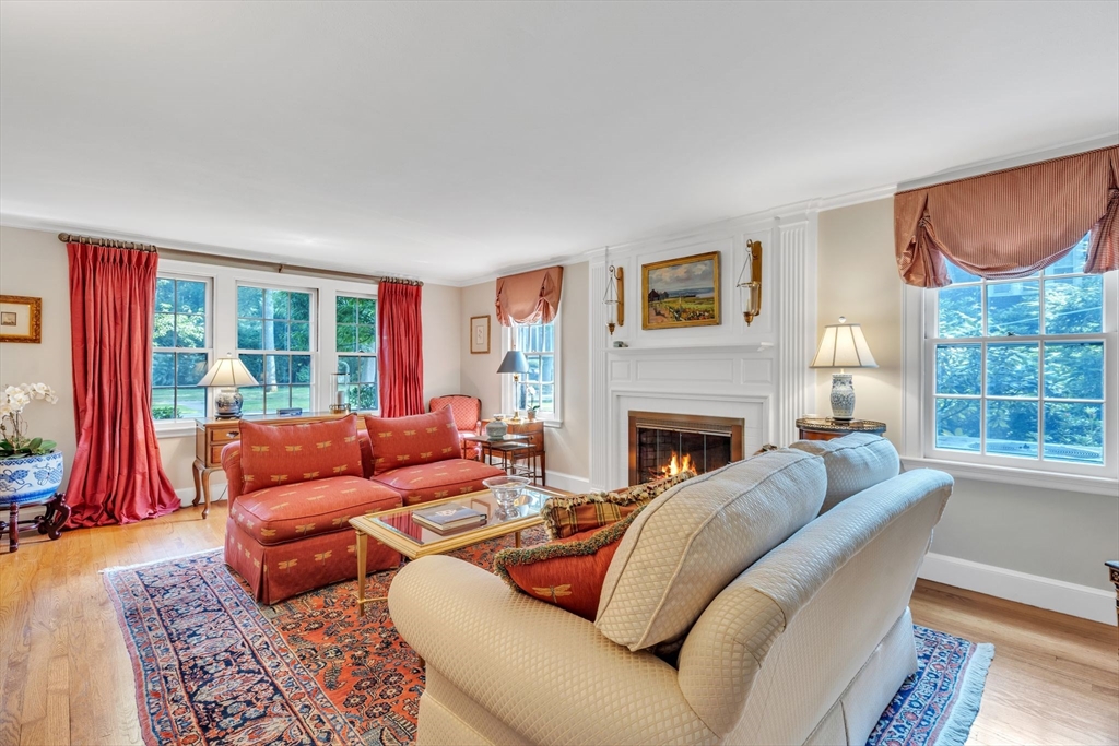 197 Farmington Road Longmeadow, MA 01106 - Photo 4 of 42 Gallery Image 4