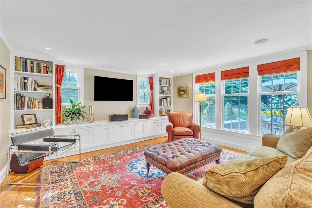 197 Farmington Road Longmeadow, MA 01106 - Photo 8 of 42 Gallery Image 8