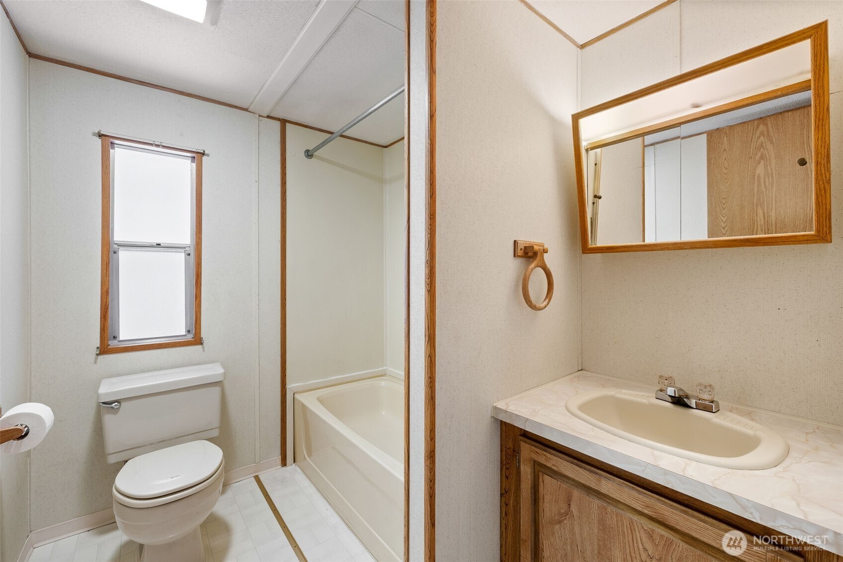 415 Lakeview Road, Unit K10 Lynnwood, WA 98087 - Photo 11 of 17 Gallery Image 11